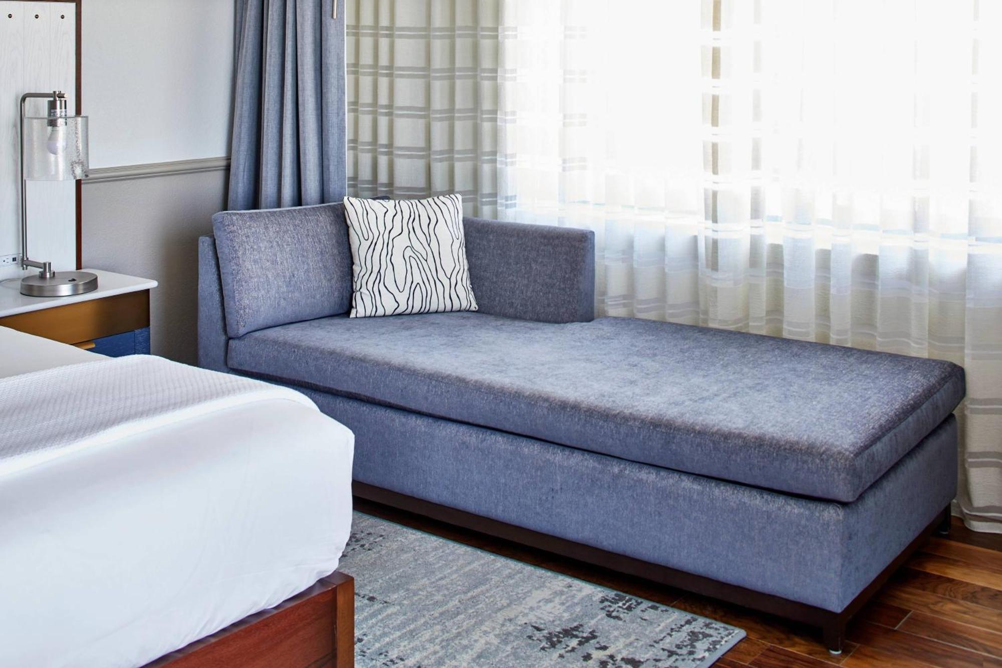 Waterfront Hotel, Autograph Collection 4*